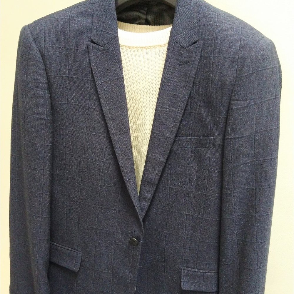 Charcoal Men Plaid pattern by Le Château  S42